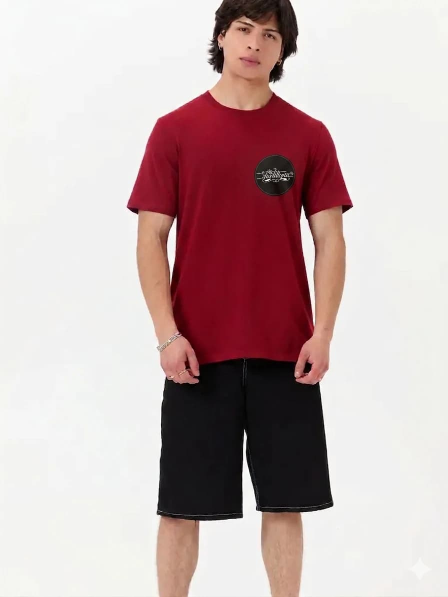 Visualización de playera roja para tortillería sobre modelo.